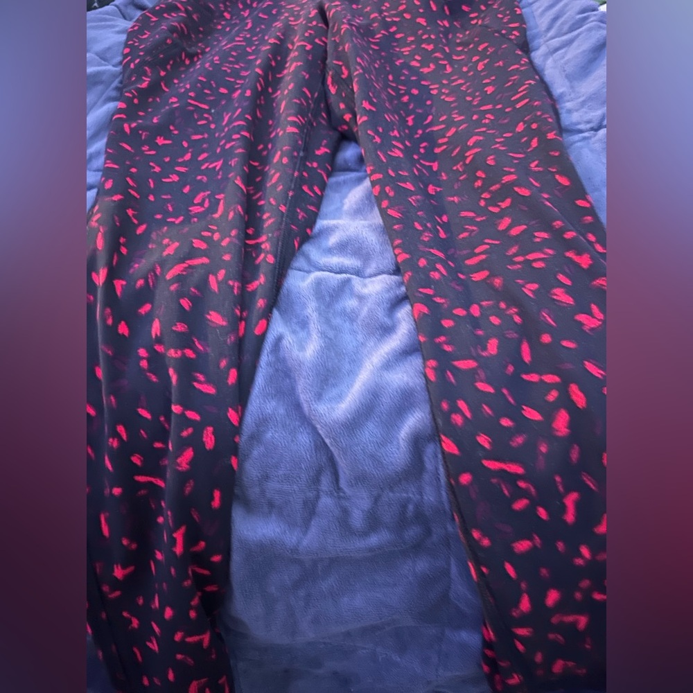 LIVI Lane Bryant High Rise Soft 7/8 Legging with Pockets Red Black 14/16